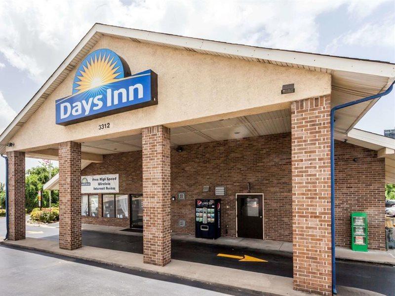 Days Inn By Wyndham Nashville N Opryland/Grand Ole Opry Экстерьер фото